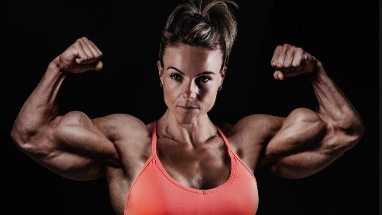 a look at the effects of anabolic steroids on a female physique